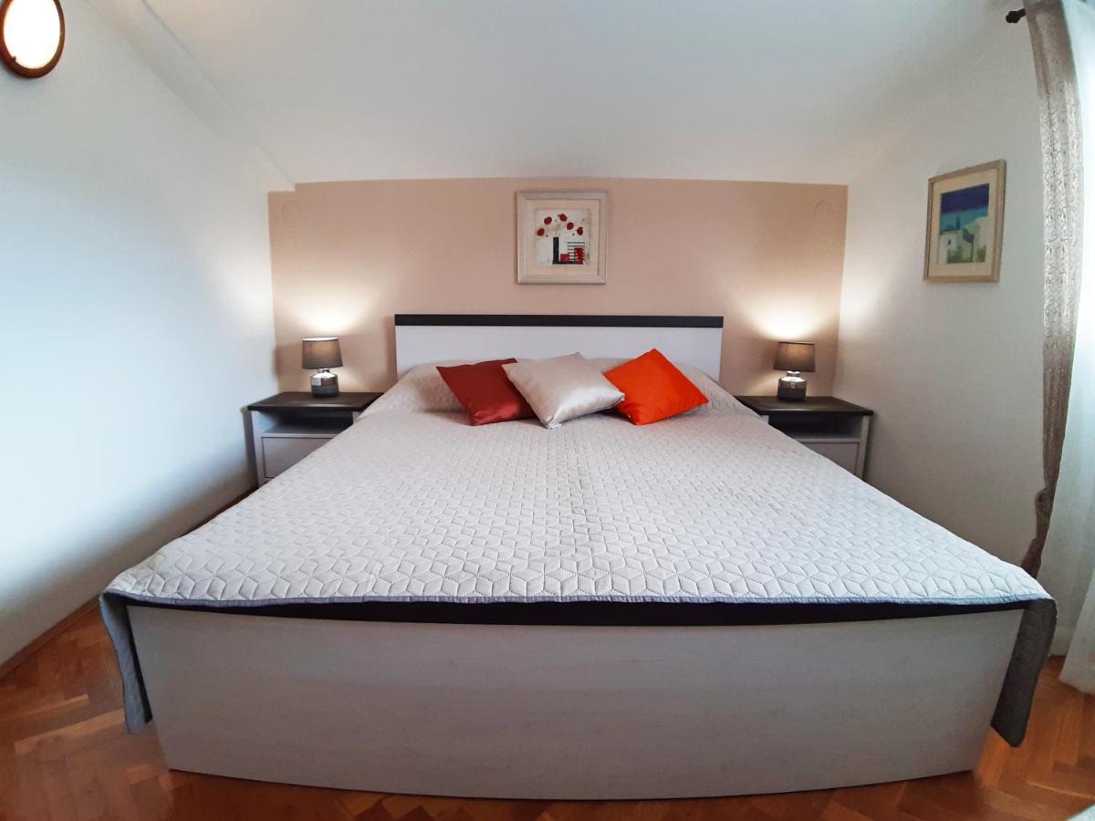 פורץ Apartments Zrinka 793 מראה חיצוני תמונה