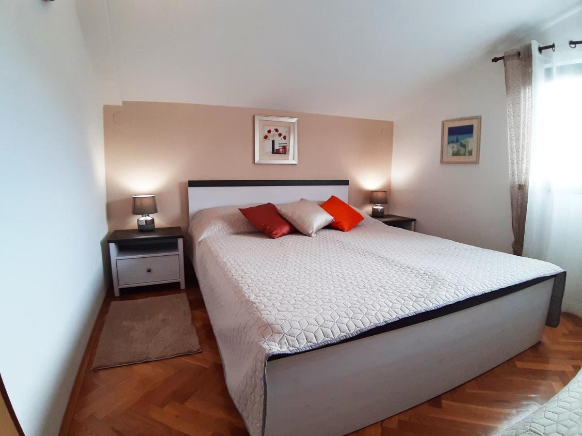 פורץ Apartments Zrinka 793 מראה חיצוני תמונה
